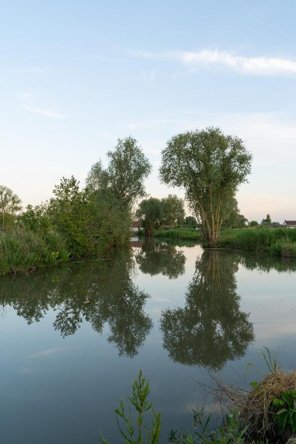 Le Moulin Rouge Clairmarais Gite "Le Grebe"" ภายนอก รูปภาพ